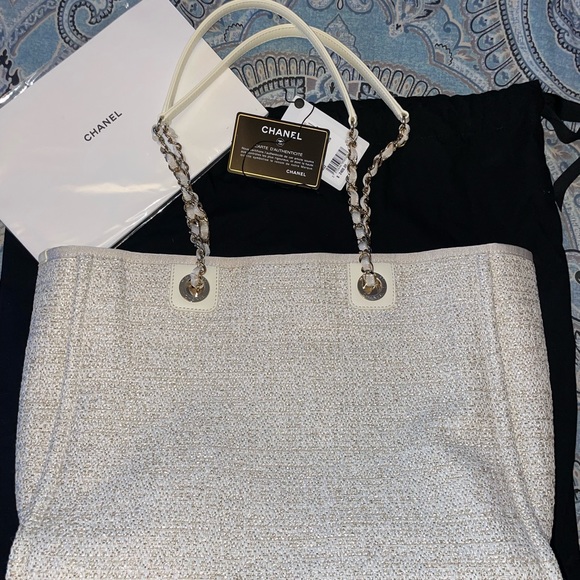 Chanel Ivory & Gold Large Tote - Picture 3 of 9